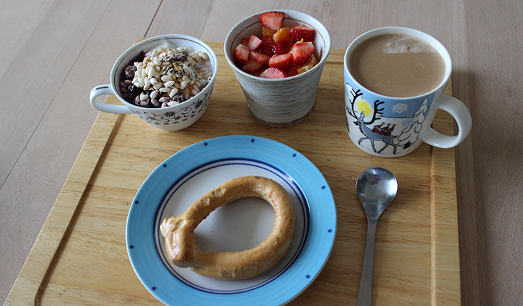 breakfast on Tue. 12 May 2015
