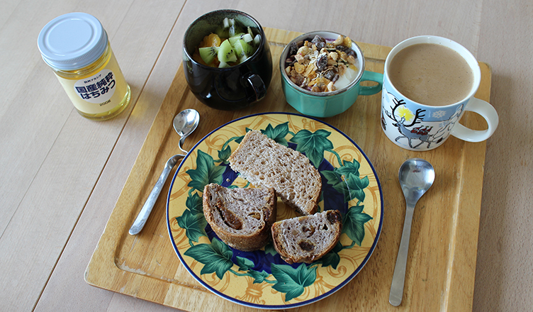 木のひげ's bread, Japanese honey