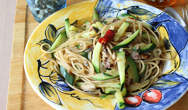 spaghetti integrali con zucchini